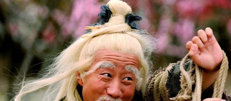 新版《射雕》老顽童剧照曝光!造型一言难尽,与师兄王重阳差距明显(图4) 新版《射雕》老顽童剧照曝光!造型一言难尽,与师兄王重阳差距明显(图4)