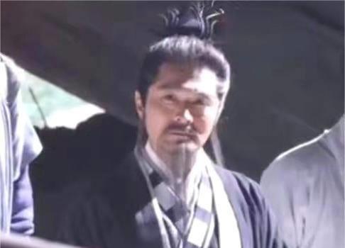 新版《射雕》老顽童剧照曝光!造型一言难尽,与师兄王重阳差距明显(图10) 新版《射雕》老顽童剧照曝光!造型一言难尽,与师兄王重阳差距明显(图10)