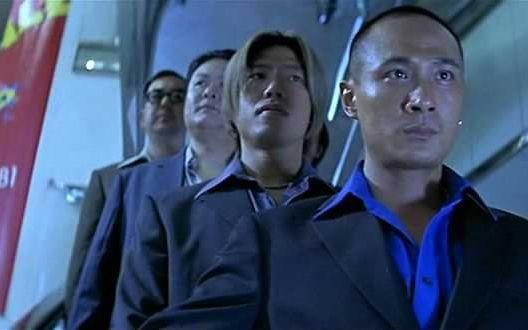 为了拍这部港片,导演买了18000颗子弹,演员几乎都是影帝(图3) 为了拍这部港片,导演买了18000颗子弹,演员几乎都是影帝(图3)