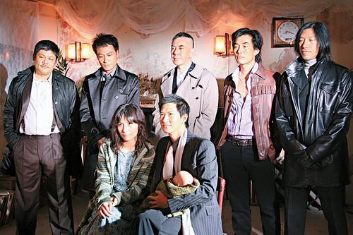 为了拍这部港片,导演买了18000颗子弹,演员几乎都是影帝(图10) 为了拍这部港片,导演买了18000颗子弹,演员几乎都是影帝(图10)