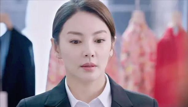 《繁华似锦》:张雨绮的脸垮了,身材也走形了,越来越像西门大妈(图9) 《繁华似锦》:张雨绮的脸垮了,身材也走形了,越来越像西门大妈(图9)