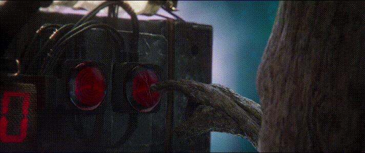 细思极恐!这些看似很一般的电影镜头,隐藏着最细微的线索!(图6) 细思极恐!这些看似很一般的电影镜头,隐藏着最细微的线索!(图6)