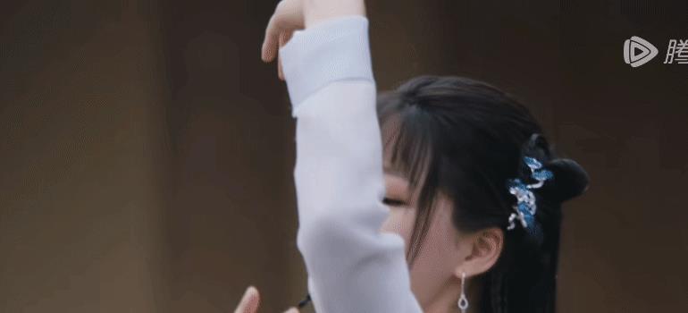 《玉骨遥》空降播出!任敏颜值被嘲撞脸猪猪侠,肖战脸在江山在(图9) 《玉骨遥》空降播出!任敏颜值被嘲撞脸猪猪侠,肖战脸在江山在(图9)