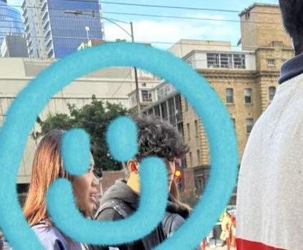 谢霆锋长子再被偶遇，16岁Lucas与女生同游，驼背严重不注意形体(图8)