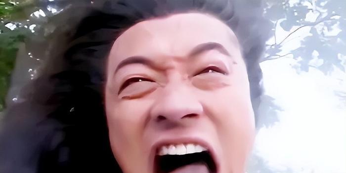 61岁“咆哮帝”官宣恋情，小女友遭群嘲“都是她们不懂珍惜你…”(图1)