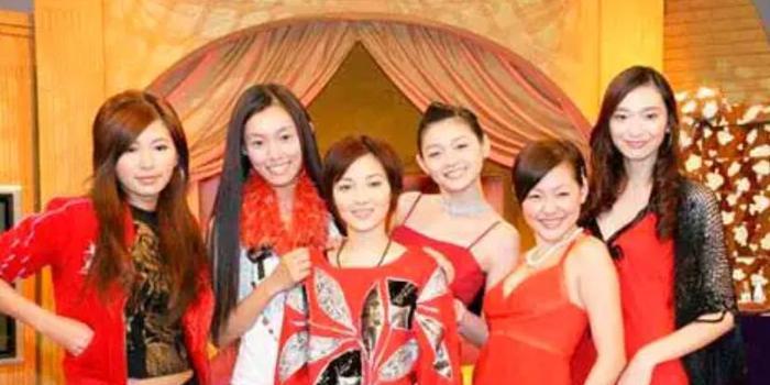 大S被曝公开承认一切，Makiyo宣布离婚：七仙女如今差距有多大(图1)