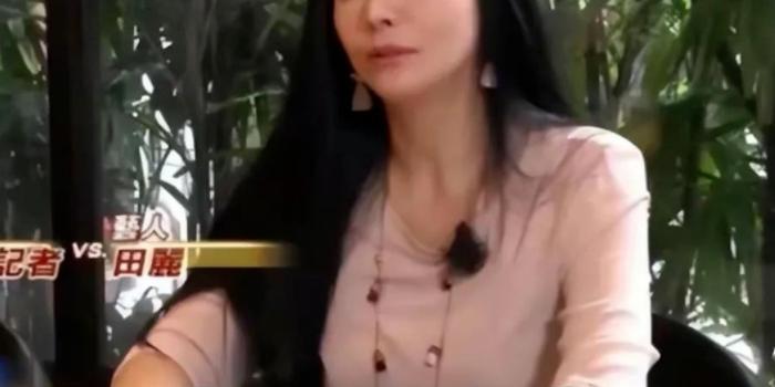 61岁“咆哮帝”官宣恋情，小女友遭群嘲“都是她们不懂珍惜你…”(图8)