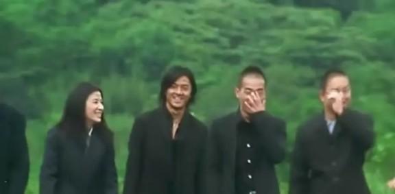 《征服》和《古惑仔》展现了90年代和21世纪的两种文化风格(图9)