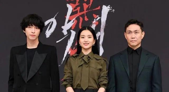 原以为都是怪力乱神鬼话连篇?《恶鬼》才播两集收视破10%!(图6) 原以为都是怪力乱神鬼话连篇?《恶鬼》才播两集收视破10%!(图6)