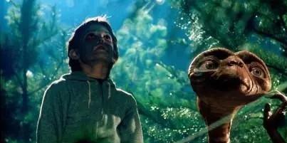 《E.T.外星人》：友谊、成长与自我发现的情感探索与社会反思(图10)