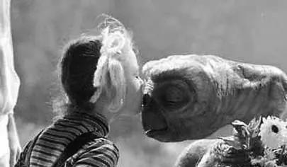 《E.T.外星人》：友谊、成长与自我发现的情感探索与社会反思(图14)