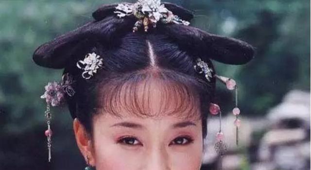 还珠格格又要翻拍？看到紫薇的扮演者，断网也要追剧(图2)