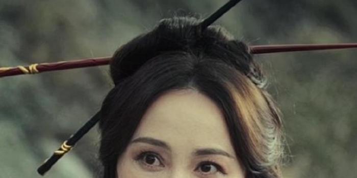 41岁女星姚笛近照惹争议，脸肿眼大嘴奇怪，满脸科技疑整容失败(图7)