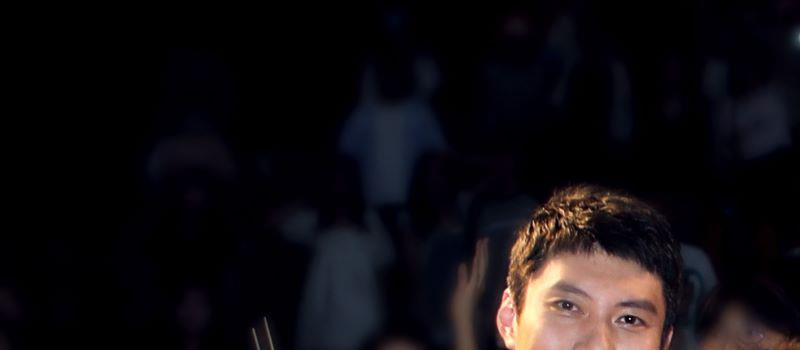 《超能一家人》天津路演 艾伦沈腾与观众幽默互动(图1)