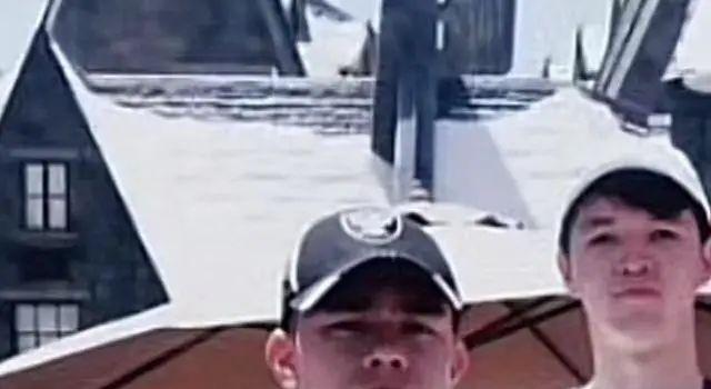 史可俩混血儿子长大了!老大肌肉健壮似施瓦辛格,老二瘦削颜值最高(图2) 史可俩混血儿子长大了!老大肌肉健壮似施瓦辛格,老二瘦削颜值最高(图2)