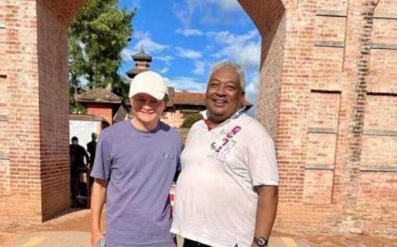 58岁马云现身萨拉热窝,喝平价可乐接地气,身上T恤不足700元(图14) 58岁马云现身萨拉热窝,喝平价可乐接地气,身上T恤不足700元(图14)