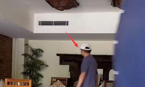 58岁马云现身萨拉热窝,喝平价可乐接地气,身上T恤不足700元(图12) 58岁马云现身萨拉热窝,喝平价可乐接地气,身上T恤不足700元(图12)