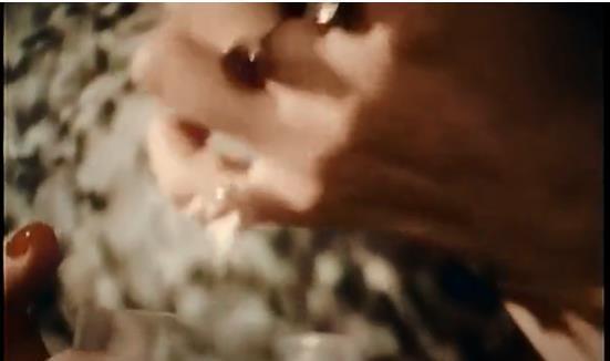 1978年的埃及电影《走向深渊》，我最欣赏它结尾的那段台词拍摄(图14)