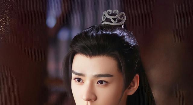 《安乐传》空降开播，但凡热巴拉胯一点，就压不住堪称绝色的龚俊(图13)