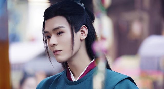 《安乐传》空降开播，但凡热巴拉胯一点，就压不住堪称绝色的龚俊(图10)