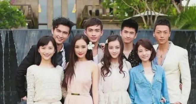 杨幂谈离开嘉行:没太在意离开嘉行的节点(图4) 1000 (4)