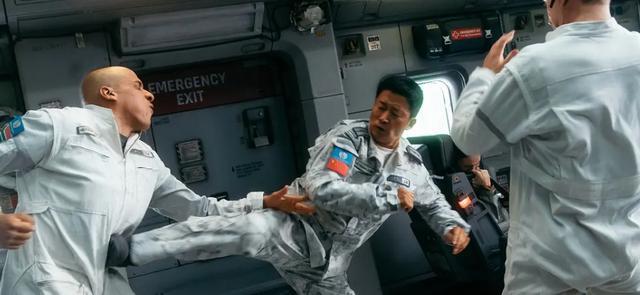 被1.7亿票房的《闪电侠》气破防的好莱坞，又开始阴阳怪气了！(图10)