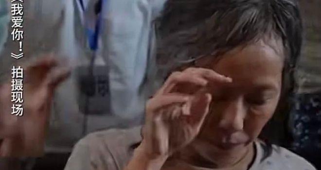 电影《我爱你》没人看？惠英红哽咽回应观众：我向你道歉！(图7)