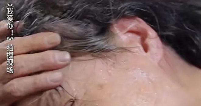 电影《我爱你》没人看？惠英红哽咽回应观众：我向你道歉！(图4)