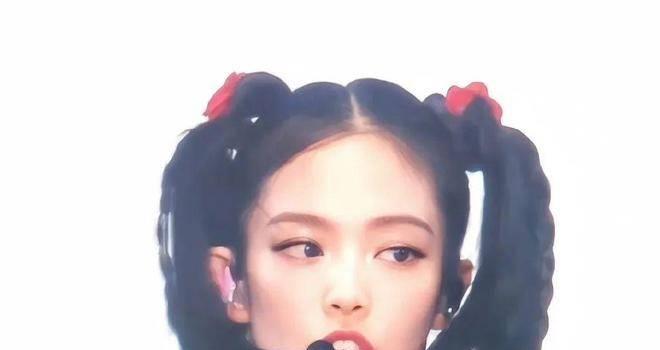 井川里予内衣外穿的性张力,为啥比不过宋轶的耐克配旗袍?(图7) 井川里予内衣外穿的性张力,为啥比不过宋轶的耐克配旗袍?(图7)