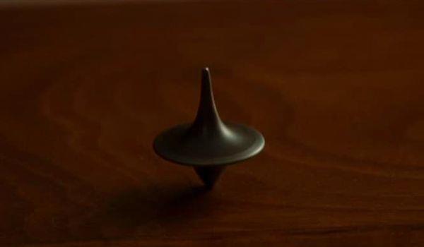 《奥本海默》也一样！时隔多年诺兰终于解释《盗梦空间》结局(图5)