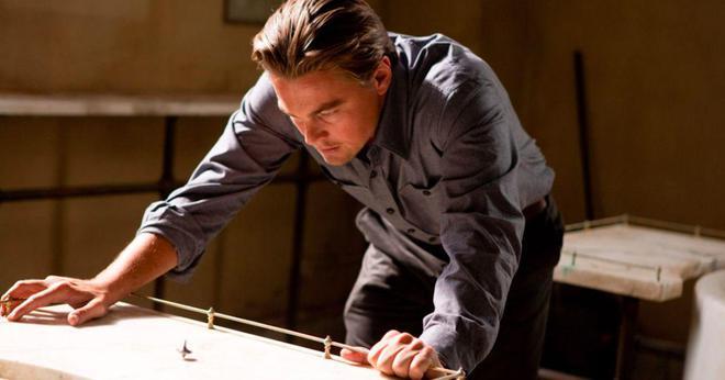 《奥本海默》也一样！时隔多年诺兰终于解释《盗梦空间》结局(图1)