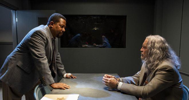 ​《思维笼》，超诡谲的悬疑惊悚电影，杀人魔将死者扮成黄金天使(图3)