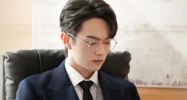 独播1天，收视率破1.5，老戏骨演技惊艳，剧情紧凑吸睛(图3)