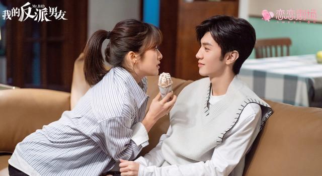 同样演被陈哲远“守护的女孩”，赵露思和沈月对比，差别就出来了(图10)