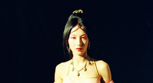 张柏芝《无极》的,用倾国倾城来形容也不为过(图23) 张柏芝《无极》的,用倾国倾城来形容也不为过(图23)