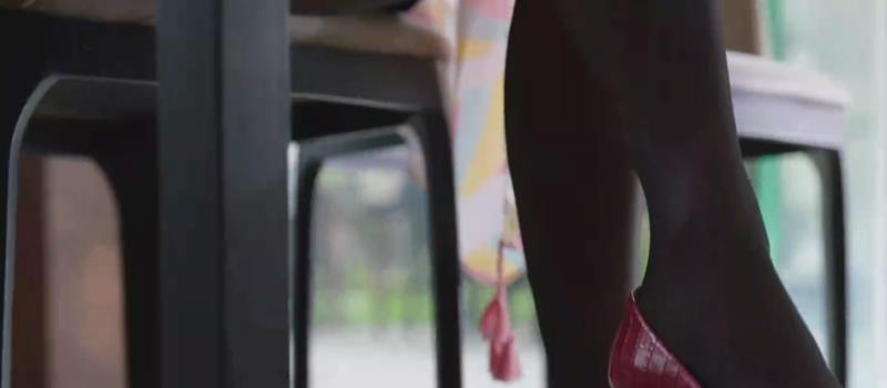 张雨绮秦岚新剧对打，拼招商，拼多巴胺穿搭，拼独立女性(图2)