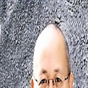 广东主持人陈扬陈Sir,因敢怒敢言而丢掉饭碗,69岁的他开启直播