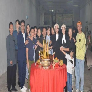 TVB经典剧班底助阵对台新剧，女主角现场被拍到打瞌睡