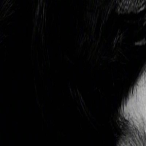 周迅10次登上VOGUE封面,吊带蕾丝秀出绝佳身材,秀出复古