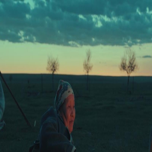 电影《脐带》：回返与新生的“莫比乌斯环”