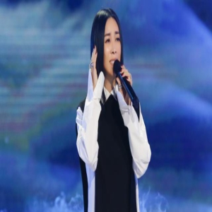 那英风波后高调亮相,自曝曾愤怒委屈偷摸哭,粉丝不离不弃永支持