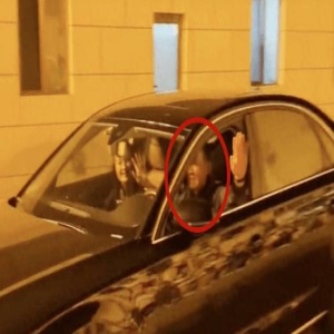 李幼斌史兰芽深夜下班,开百万豪车回家,网友调侃:李云龙发财了