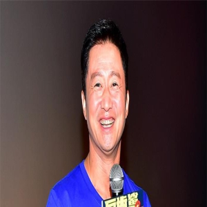 海量!吴京沈阳宣传《巨齿鲨2》与影迷对干二锅头