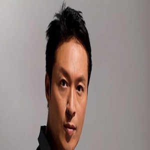 61岁马景涛近况惹争议,参加医美公司商演,嘴歪脸肿大变样引猜测