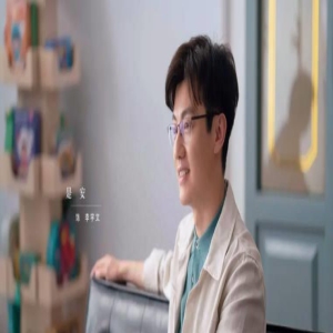 他是大导演的御用小生,名字有点怪,因出演“村官”走红