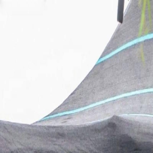 《玫瑰故事》路透曝光,刘亦菲霍建华房顶喂食,画面养眼