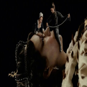 石头姐预定威尼斯甚至奥斯卡影后?这个古怪极致的女权故事,华丽疯狂又迷人!