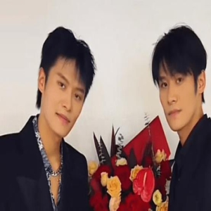 三只羊东部中心开业大吉,小杨哥一家亲临现场,网友纷纷送上祝福