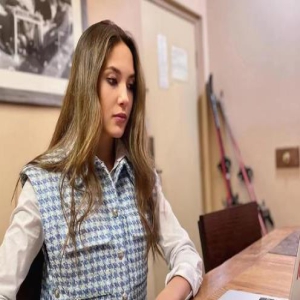 谷爱凌在北京立起“雕像”,本人又惊又喜,网友直呼:“活久见”