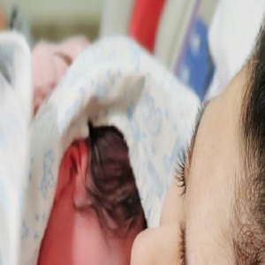 41岁Selina官宣生子,儿子长相酷似父亲,丈夫壕气又贴心!